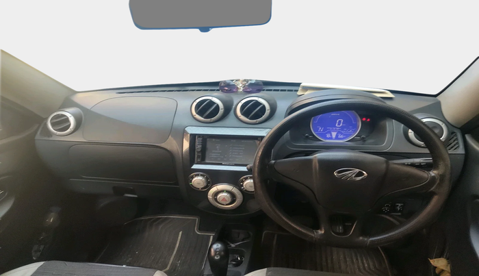 2013 Mahindra E2O T2, Electric, Automatic, 57,379 km, interior