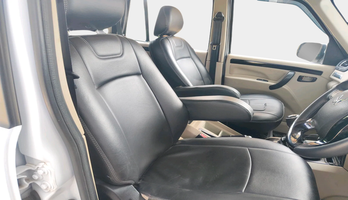 2024 Mahindra SCORPIO CLASSIC S11 7STR, Diesel, Manual, 31,647 km, interior