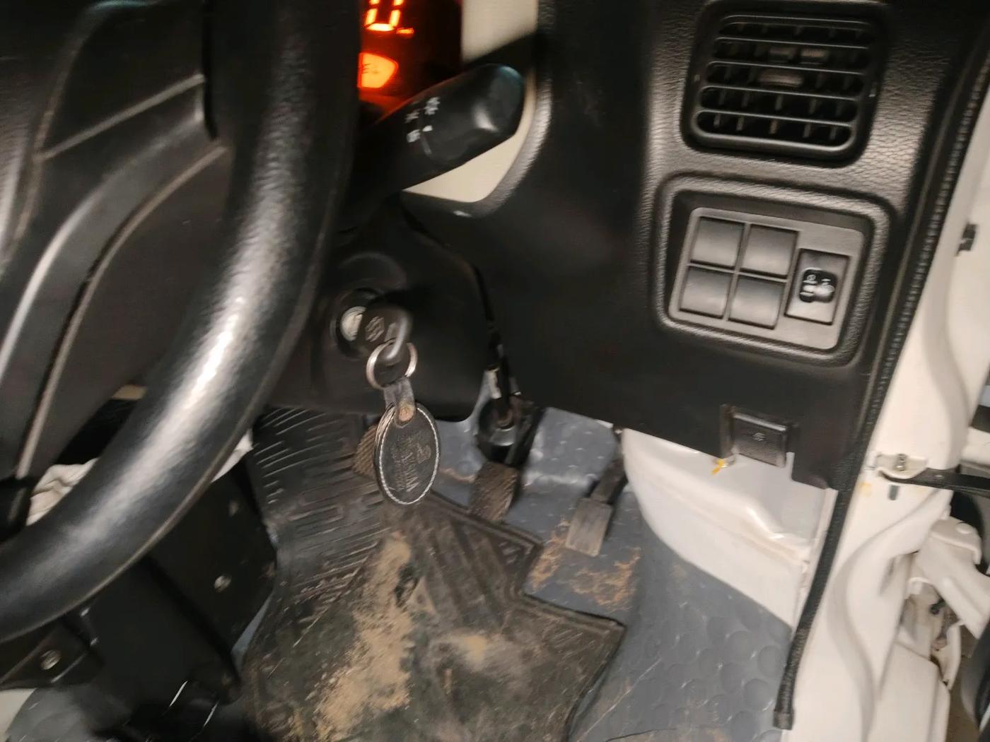 2023 Maruti Eeco 5 STR AC, Petrol, Manual, 8,461 km, interior