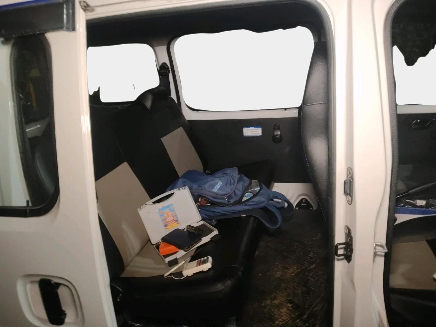 2023 Maruti Eeco 5 STR AC, Petrol, Manual, 8,461 km, interior