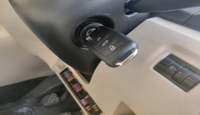 2011 Skoda Fabia ELEGANCE 1.2 MPI, Petrol, Manual, 1,06,135 km, interior