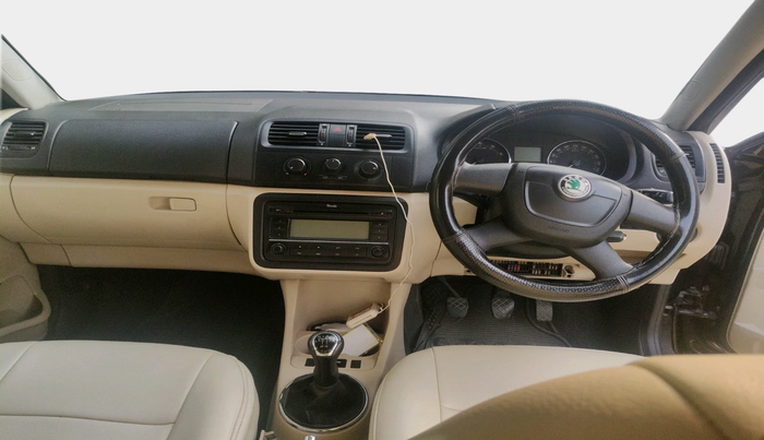 2011 Skoda Fabia ELEGANCE 1.2 MPI, Petrol, Manual, 1,06,135 km, interior