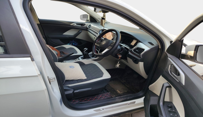 2023 Volkswagen TAIGUN GT 1.5 TSI MT, Petrol, Manual, 13,357 km, interior