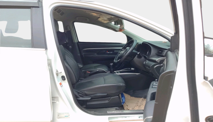 2022 Maruti XL6 ALPHA MT, Petrol, Manual, 41,474 km, interior