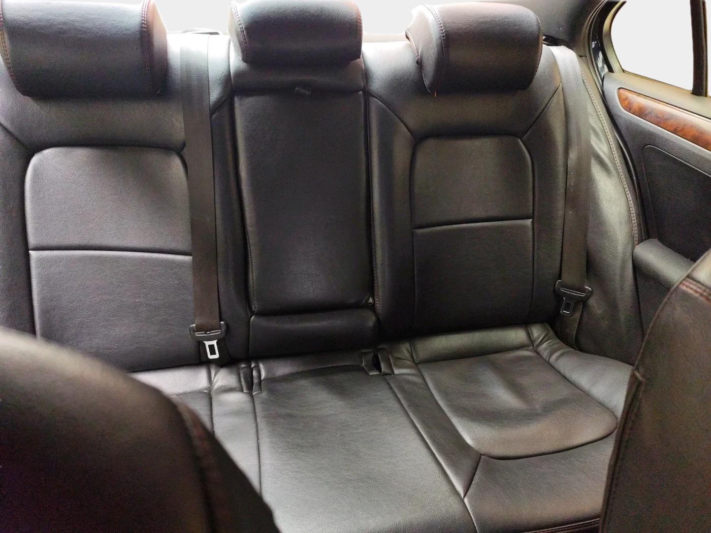 2011 Volkswagen Jetta HIGHLINE TDI AT, Diesel, Automatic, 1,22,338 km, interior