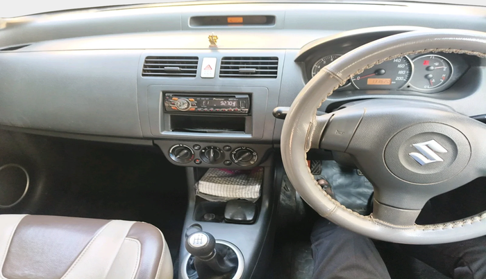 2011 Maruti Swift VXI, Petrol, Manual, 1,33,620 km, interior