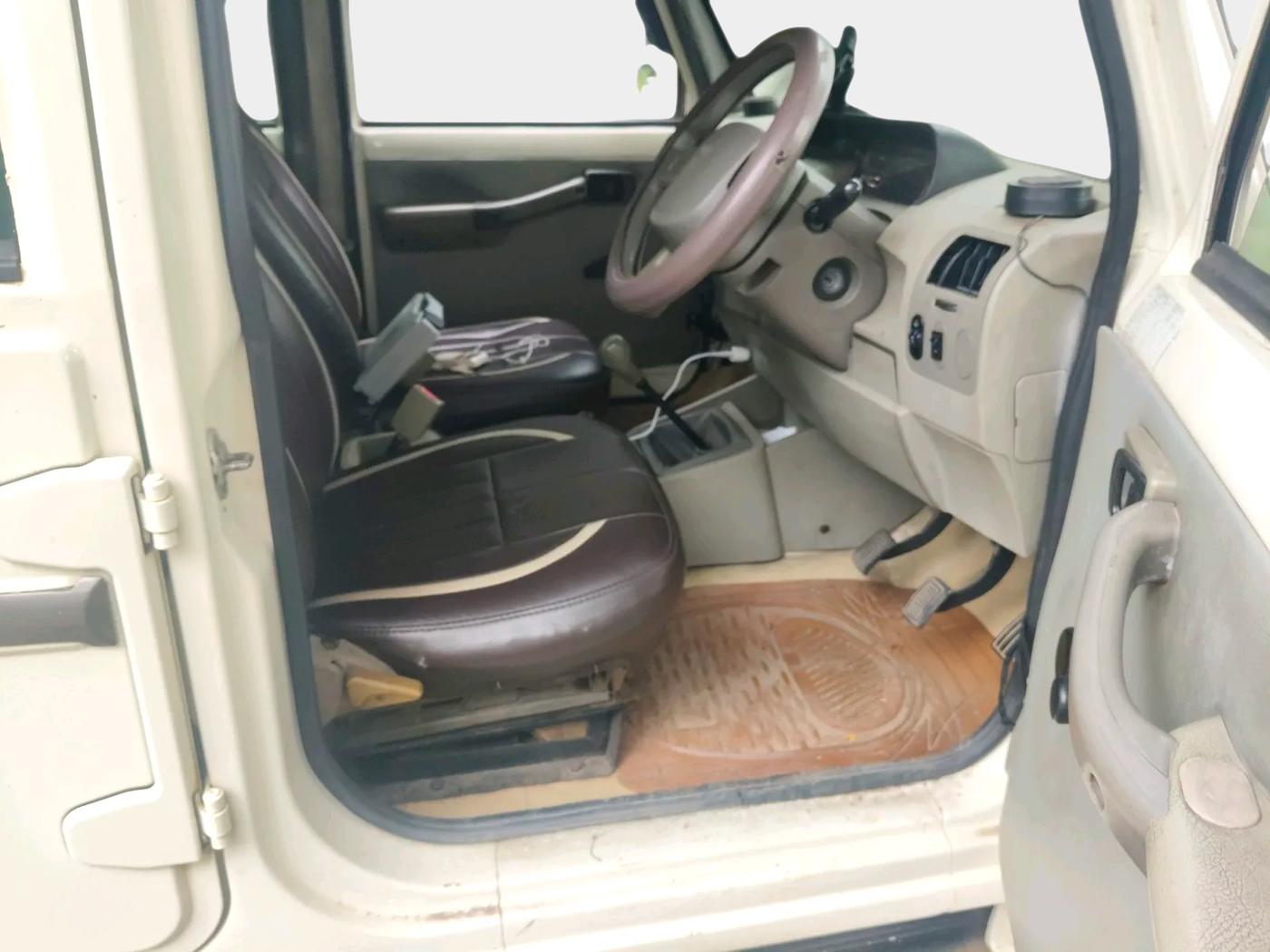2013 Mahindra Bolero SLE BS-III, Diesel, Manual, 30,367 km, interior