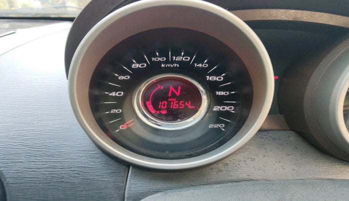 2013 Mahindra XUV500 W8, Diesel, Manual, 1,01,654 km, interior