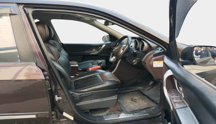 2013 Mahindra XUV500 W8, Diesel, Manual, 1,01,654 km, interior