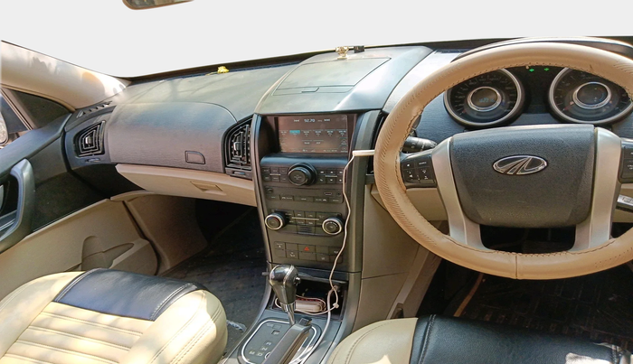 2016 Mahindra XUV500 W6 AT, Diesel, Automatic, 1,62,316 km, interior