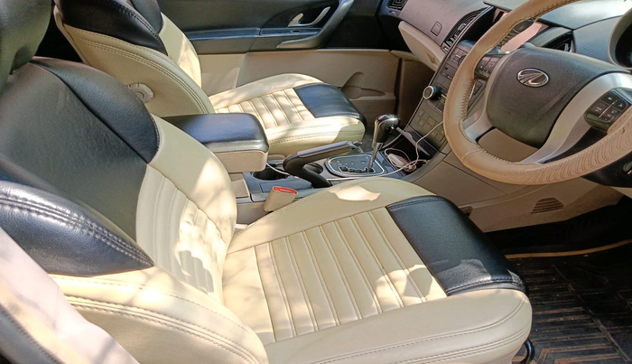 2016 Mahindra XUV500 W6 AT, Diesel, Automatic, 1,62,316 km, interior