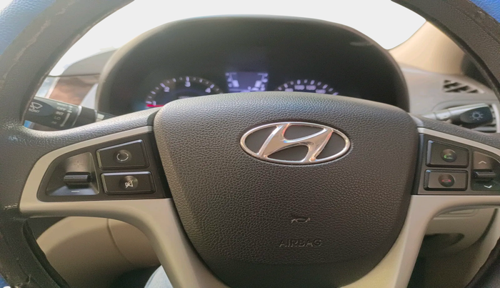 2014 Hyundai Verna FLUIDIC 1.6 CRDI SX, Diesel, Manual, 1,00,993 km, interior