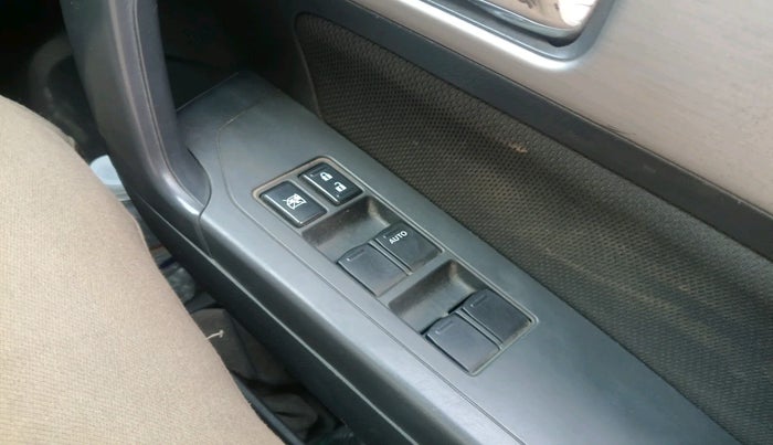 2017 Maruti Vitara Brezza ZDI PLUS, Diesel, Manual, 74,508 km, interior