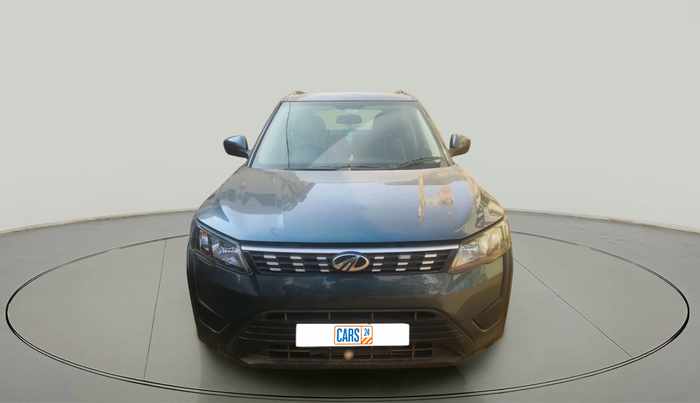 2022 Mahindra XUV300 W6 1.2 PETROL, Petrol, Manual, 15,101 km, exterior