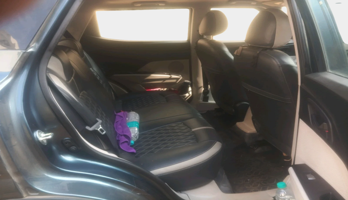 2022 Mahindra XUV300 W6 1.2 PETROL, Petrol, Manual, 15,101 km, interior