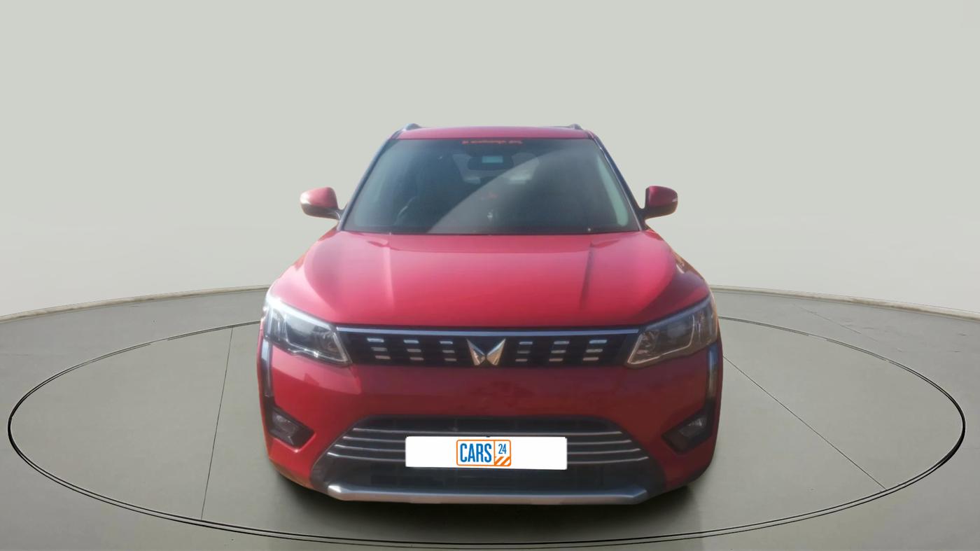 2024 Mahindra XUV300 W8 (O) 1.2 PETROL, Petrol, Manual, 11,983 km, exterior