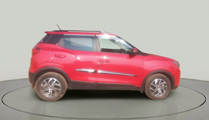 2024 Mahindra XUV300 W8 (O) 1.2 PETROL, Petrol, Manual, 11,983 km, exterior