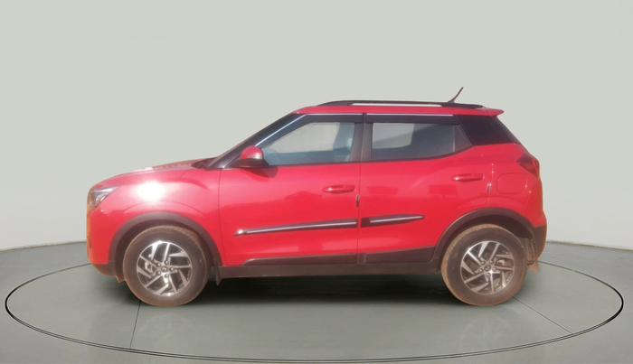 2024 Mahindra XUV300 W8 (O) 1.2 PETROL, Petrol, Manual, 11,983 km, exterior