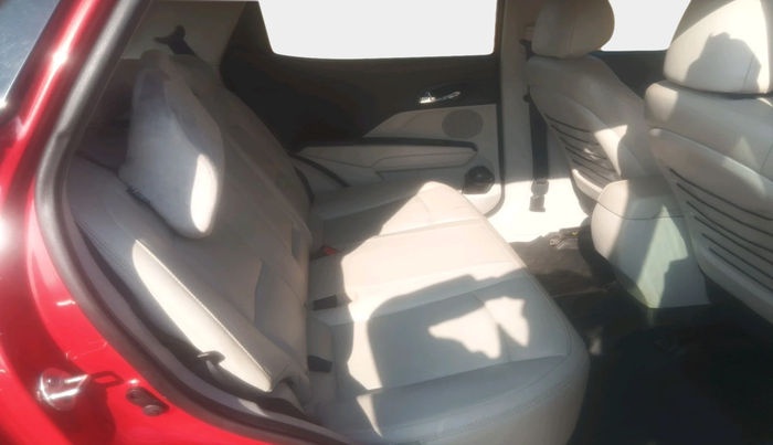 2024 Mahindra XUV300 W8 (O) 1.2 PETROL, Petrol, Manual, 11,983 km, interior