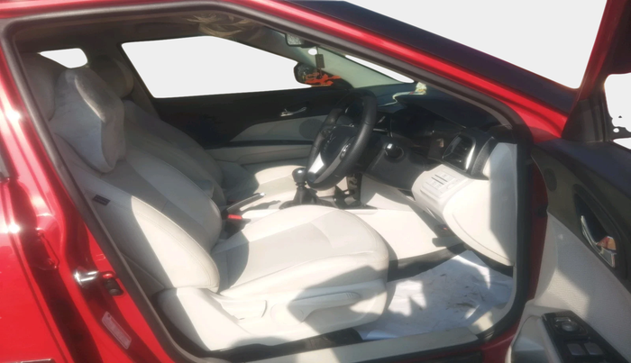 2024 Mahindra XUV300 W8 (O) 1.2 PETROL, Petrol, Manual, 11,983 km, interior