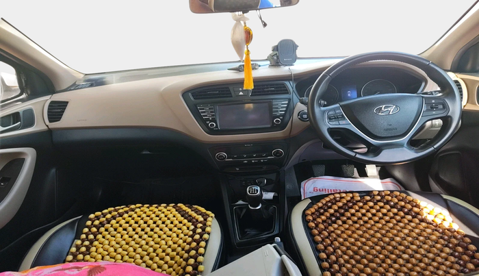 2015 Hyundai Elite i20 ASTA 1.2 (O), Petrol, Manual, 31,600 km, interior