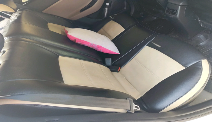 2015 Hyundai Elite i20 ASTA 1.2 (O), Petrol, Manual, 31,600 km, interior