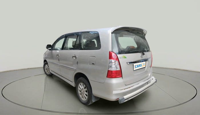 2012 Toyota Innova 2.5 VX 8 STR, Diesel, Manual, 93,119 km, exterior