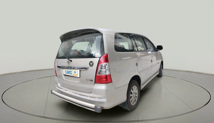 2012 Toyota Innova 2.5 VX 8 STR, Diesel, Manual, 93,119 km, exterior