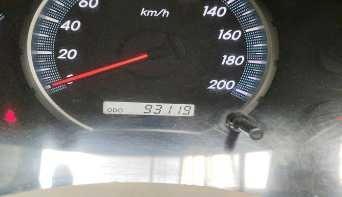 2012 Toyota Innova 2.5 VX 8 STR, Diesel, Manual, 93,119 km, interior