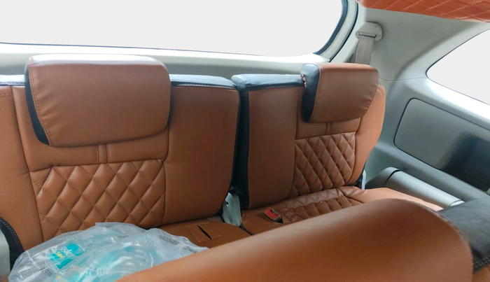 2012 Toyota Innova 2.5 VX 8 STR, Diesel, Manual, 93,119 km, interior
