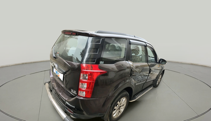 2016 Mahindra XUV500 W10 AT, Diesel, Automatic, 1,63,563 km, exterior
