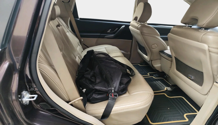 2016 Mahindra XUV500 W10 AT, Diesel, Automatic, 1,63,563 km, interior