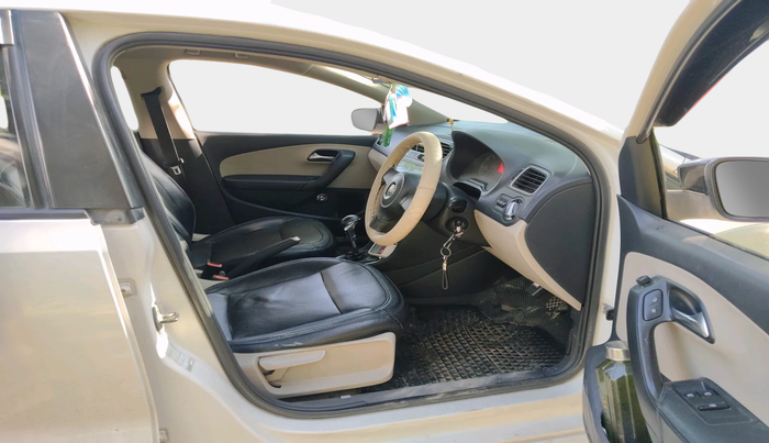 2011 Volkswagen Polo HIGHLINE DIESEL, Diesel, Manual, 1,06,720 km, interior