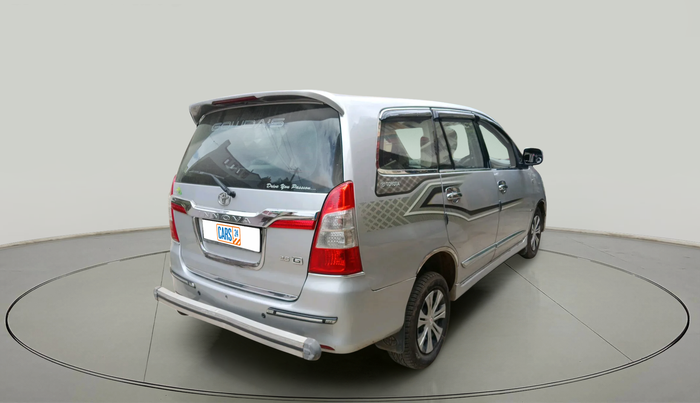 2014 Toyota Innova 2.5 GX 7 STR, Diesel, Manual, 1,20,939 km, exterior