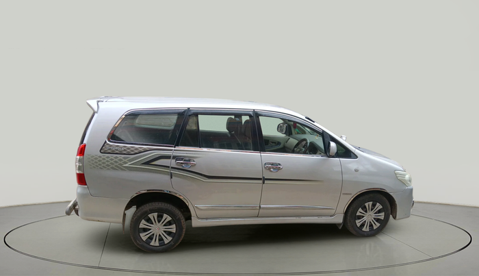 2014 Toyota Innova 2.5 GX 7 STR, Diesel, Manual, 1,20,939 km, exterior