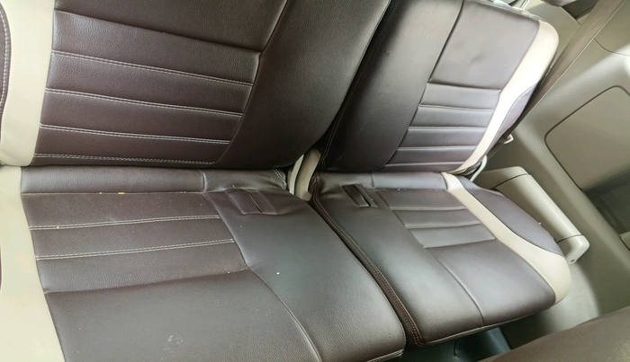 2014 Toyota Innova 2.5 GX 7 STR, Diesel, Manual, 1,20,939 km, interior