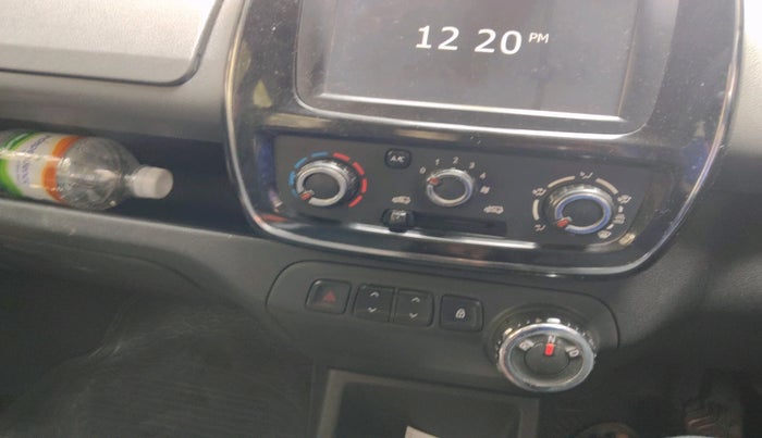 2017 Renault Kwid RXT 1.0 AMT, Petrol, Automatic, 1,00,616 km, interior