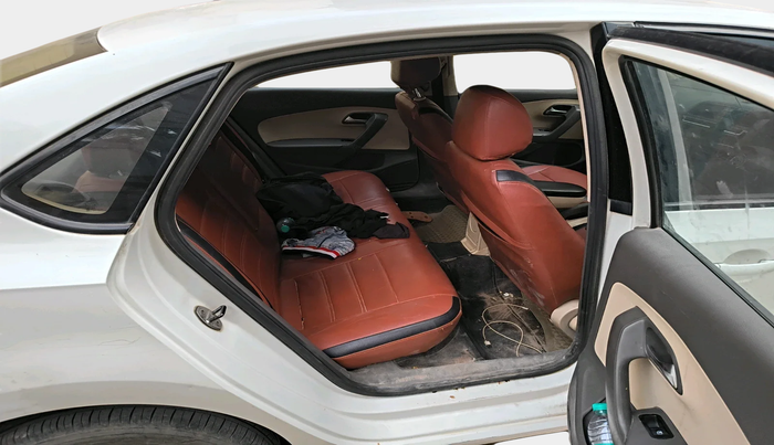 2013 Volkswagen Vento COMFORTLINE 1.6, Petrol, Manual, 1,33,290 km, interior