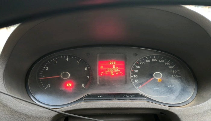 2013 Volkswagen Vento COMFORTLINE 1.6, Petrol, Manual, 1,33,290 km, interior