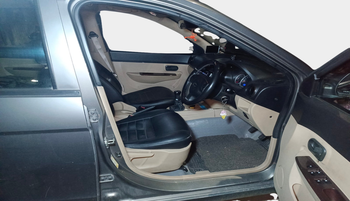 2013 Chevrolet Enjoy 1.4 LT 7 STR, Petrol, Manual, 1,03,733 km, interior