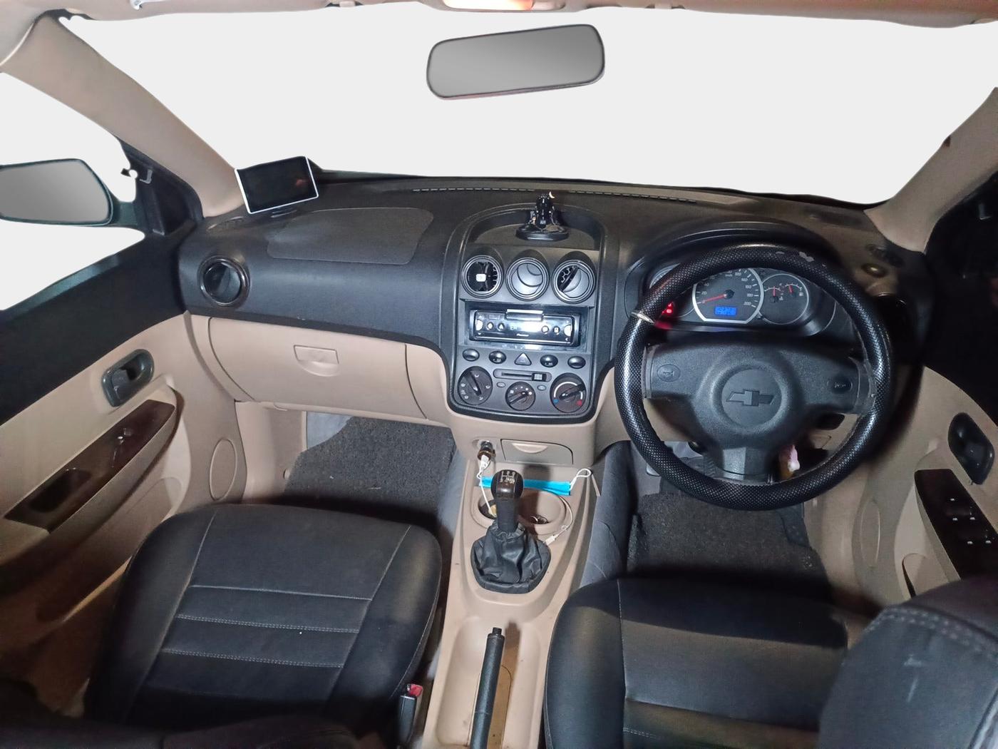 2013 Chevrolet Enjoy 1.4 LT 7 STR, Petrol, Manual, 1,03,733 km, interior