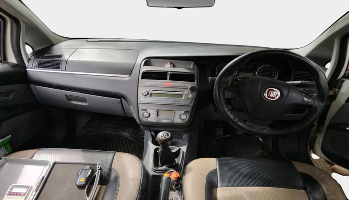 2013 Fiat Grand Punto EMOTION PACK 1.3, Diesel, Manual, 1,35,267 km, interior