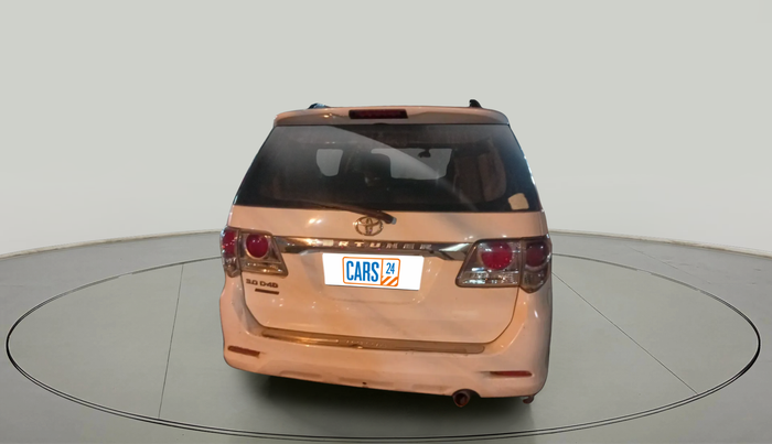 2013 Toyota Fortuner 3.0 4X2 AT, Diesel, Automatic, 2,56,187 km, exterior