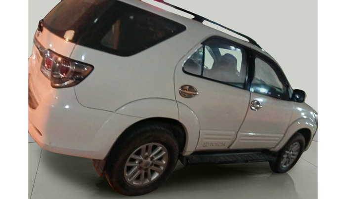 2013 Toyota Fortuner 3.0 4X2 AT, Diesel, Automatic, 2,56,187 km, exterior