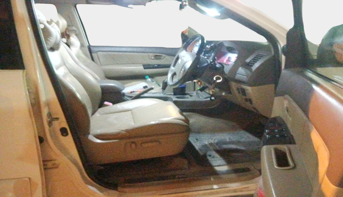 2013 Toyota Fortuner 3.0 4X2 AT, Diesel, Automatic, 2,56,187 km, interior