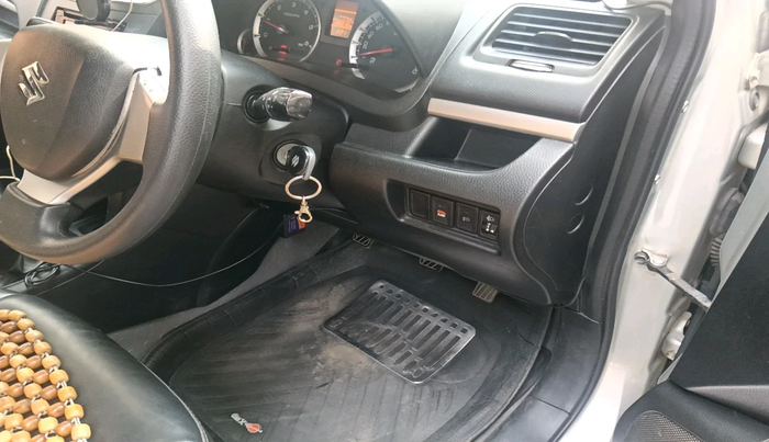 2013 Maruti Swift VDI, Diesel, Manual, 1,36,012 km, interior