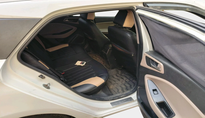 2015 Hyundai Elite i20 SPORTZ 1.4 CRDI, Diesel, Manual, 77,082 km, interior