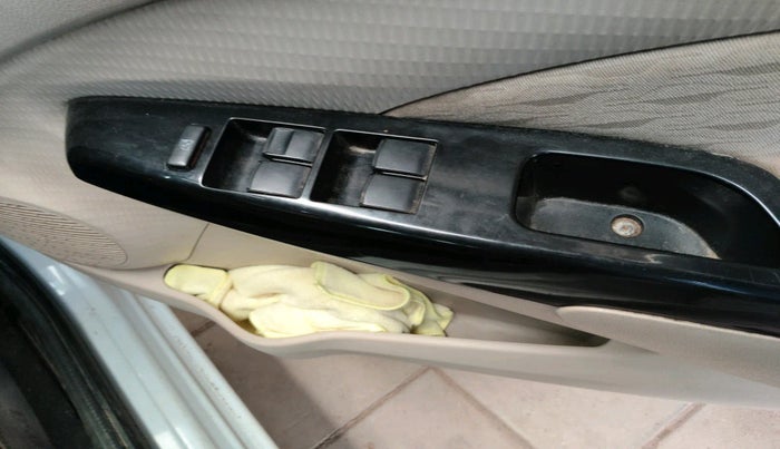 2019 Toyota Etios Liva V DUAL TONE, Petrol, Manual, 1,17,226 km, interior