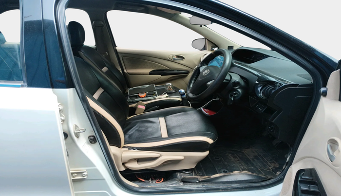 2019 Toyota Etios Liva V DUAL TONE, Petrol, Manual, 1,17,226 km, interior