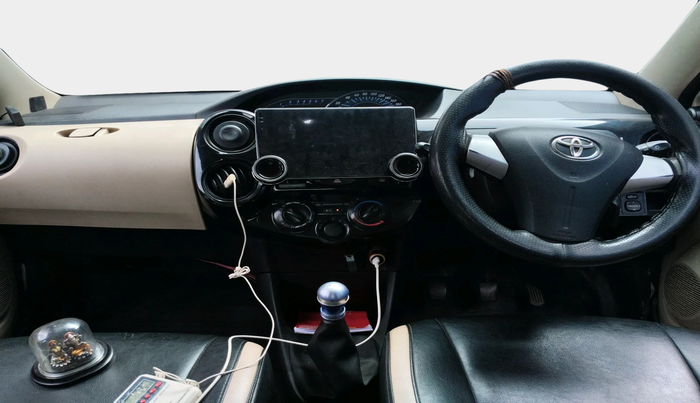 2019 Toyota Etios Liva V DUAL TONE, Petrol, Manual, 1,17,226 km, interior